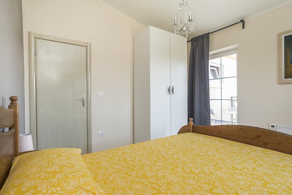 Apartments & Rooms Buoni Amici Murine Стая снимка