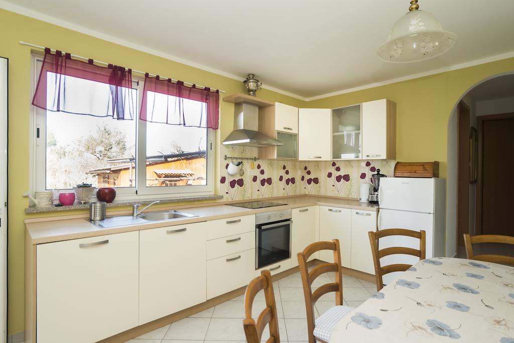 Apartments & Rooms Buoni Amici Murine Стая снимка