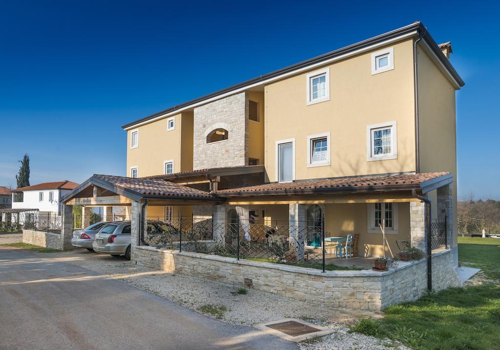 Apartments & Rooms Buoni Amici Murine Екстериор снимка