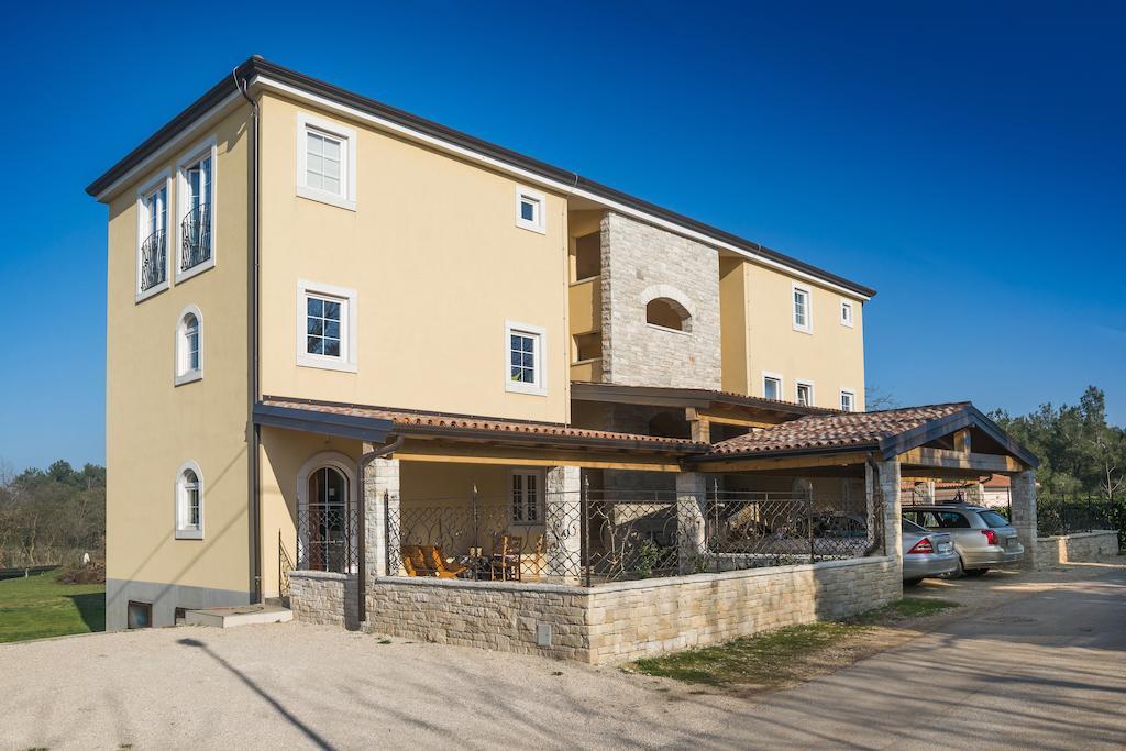 Apartments & Rooms Buoni Amici Murine Екстериор снимка