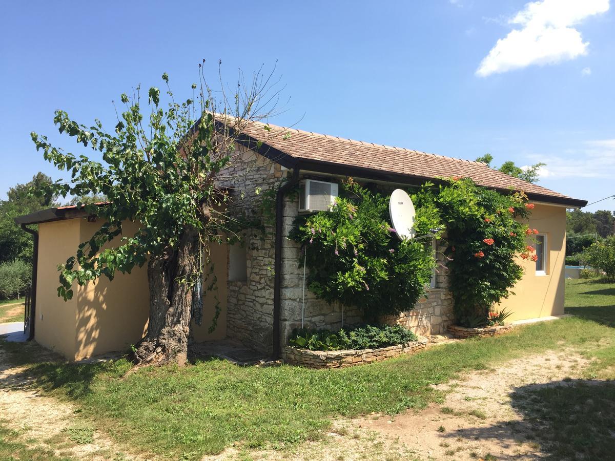 Apartments & Rooms Buoni Amici Murine Екстериор снимка