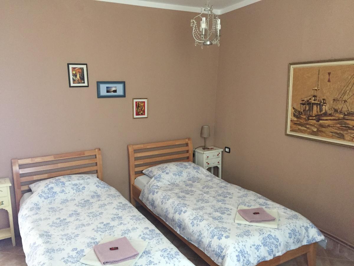 Apartments & Rooms Buoni Amici Murine Екстериор снимка