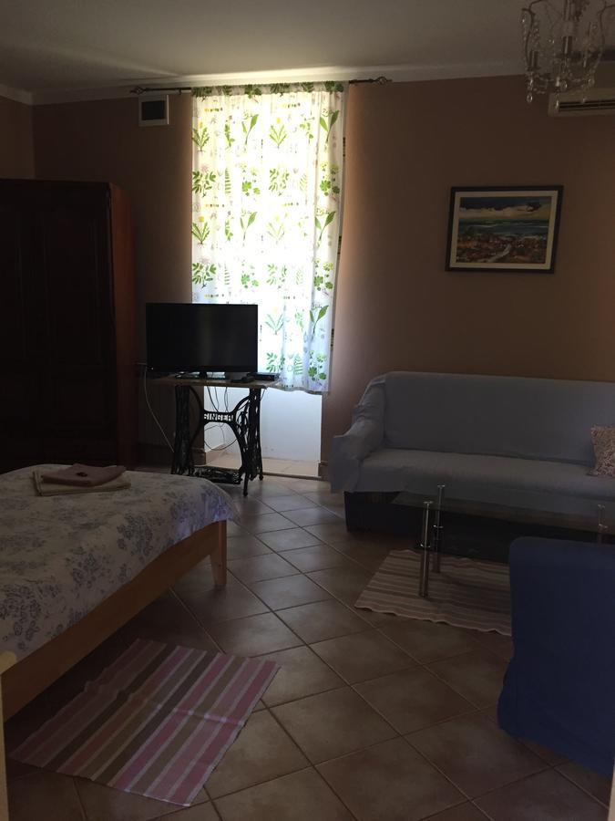 Apartments & Rooms Buoni Amici Murine Екстериор снимка
