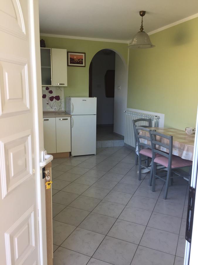 Apartments & Rooms Buoni Amici Murine Екстериор снимка